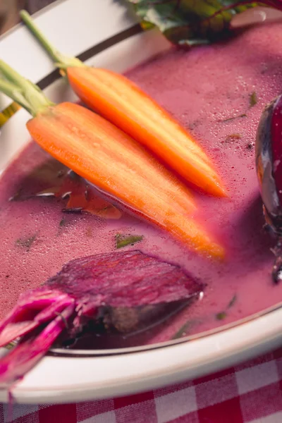 Botwinka - Sopa de hojas de remolacha jóvenes — Foto de Stock