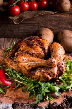 otlar pişmiş tavuk