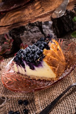 Yaban mersini ile ev yapımı cheesecake