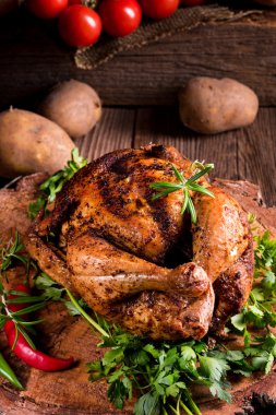 otlar pişmiş tavuk