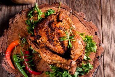 otlar pişmiş tavuk