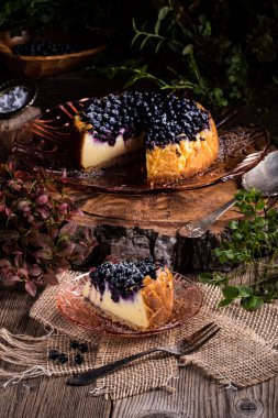 Yaban mersini ile ev yapımı cheesecake