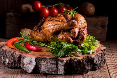 otlar pişmiş tavuk