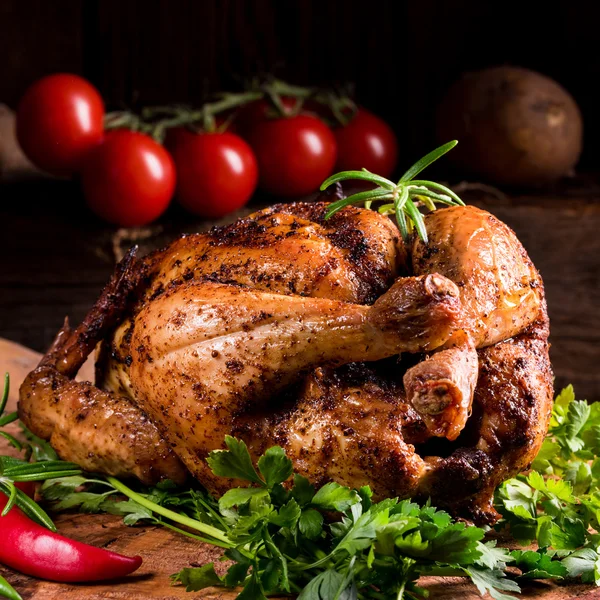 Pečené kuře s bylinkami — Stock fotografie
