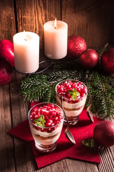 Pomegranate -Mascarpone dessert — Stock Photo, Image