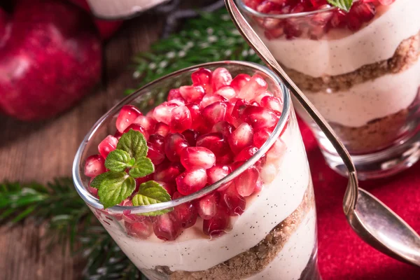 Granaatappel-Mascarpone desserts — Stockfoto