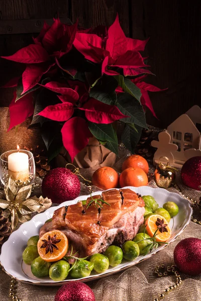 Vánoční večeře s růžičkovou kapustou — Stock fotografie