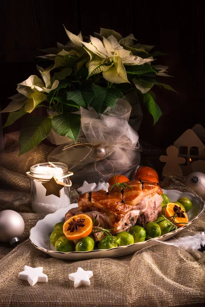 Cena de Navidad con coles de Bruselas — Foto de Stock