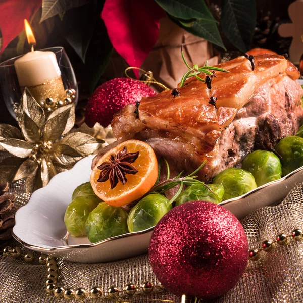 Dîner de Noël avec choux de Bruxelles — Photo