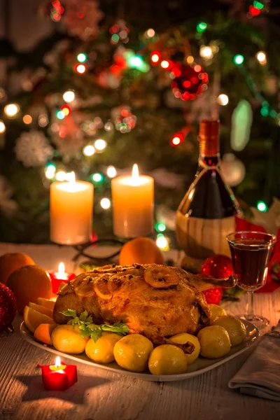 Pato de Natal com maçãs — Fotografia de Stock