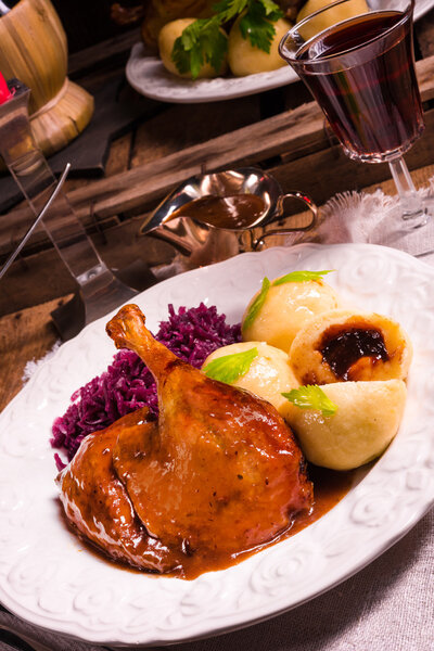 delicious duck with apples