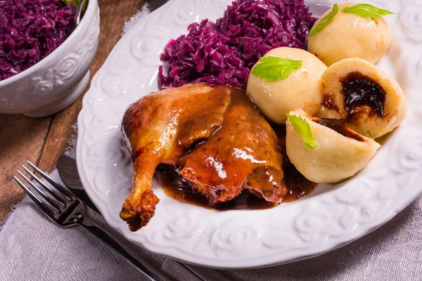 Delicious duck with apples — Stock Photo, Image