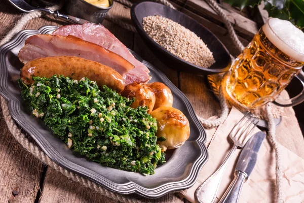 Grilled meat with kale — Stock Photo, Image