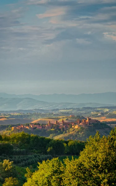 Blick auf die Felder in der Toskana — Stockfoto