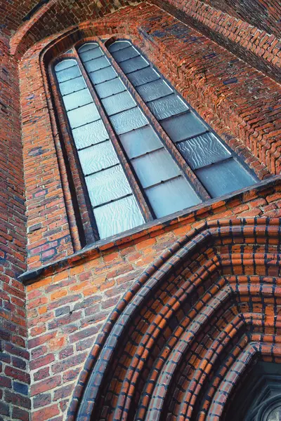 Ancient window in a historic building — Stock Photo, Image