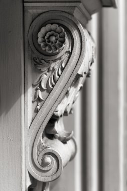 Evin cephe öğesinde