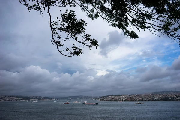 Wind über dem Bosporus in der Türkei — Stockfoto