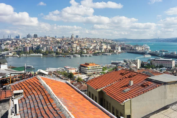 Istanbul Haliç arasında görünümünü — Stok fotoğraf