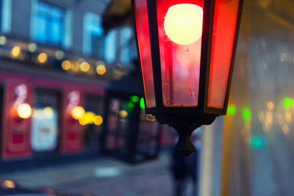 Luces multicolores en la feria de la ciudad para Navidad — Foto de Stock
