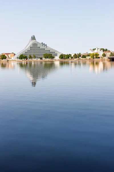 De bouw van de nieuwe nationale bibliotheek in Riga — Stockfoto