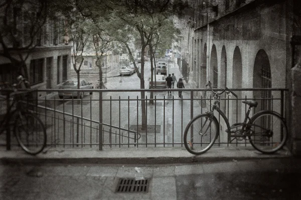 Vue stylisée des rues de Paris au printemps — Photo