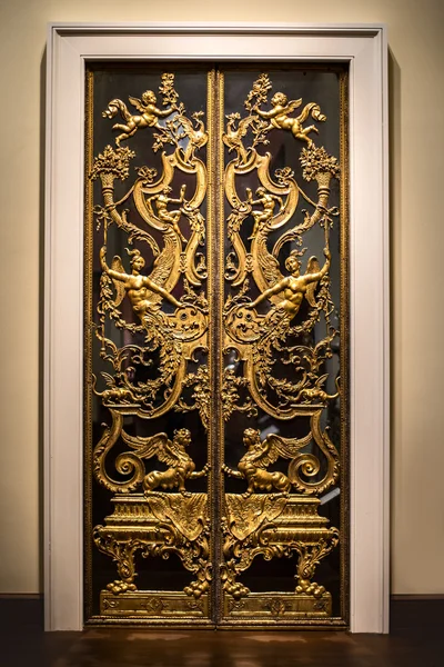 Golden ornate door — Stock Photo, Image