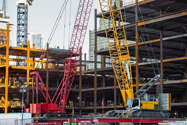 Tower cranes on the skyscraper construction in New York City — Stock Photo, Image