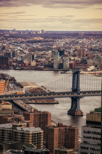 New York City panoráma és a Brooklyn-híd — Stock Fotó