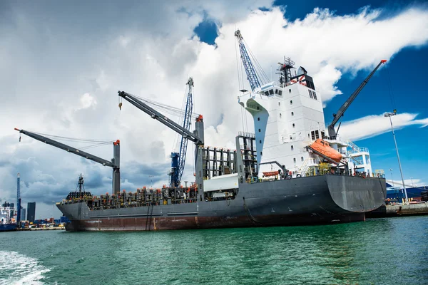 Petrolero químico en el puerto de Miami para la carga y operación de bunkering —  Fotos de Stock