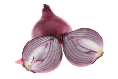 Soğan koleksiyonu. Kırmızı İngiliz soğanı beyaz arka planda izole edilmiş. Yeşil doğal soğan kırpma yolu. Taze organik meyve.
