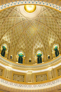 Abu Dabi, Birleşik Arap Emirlikleri: Abu Dabi 'deki Emirlikler Sarayı Mandarin Oriental Oteli' nin iç manzarası.