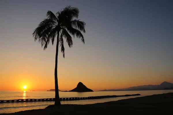 Chinamans Hat Sunrise at Kualoa Park, Oahu Hawaii — Stock Photo, Image