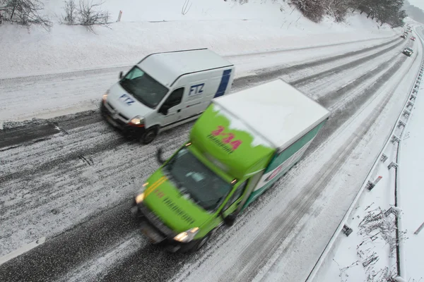 Winter traffic on the motorway — Stock Photo, Image