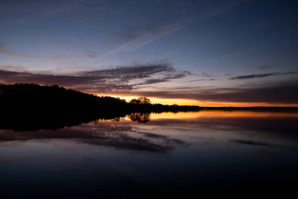 Puesta Sol Lago Sjaelsoe Rudersdal Dinamarca — Foto de Stock