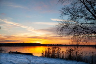 Kopenhag 'ın kuzeyinde Danimarka' da güzel bir göl manzarası