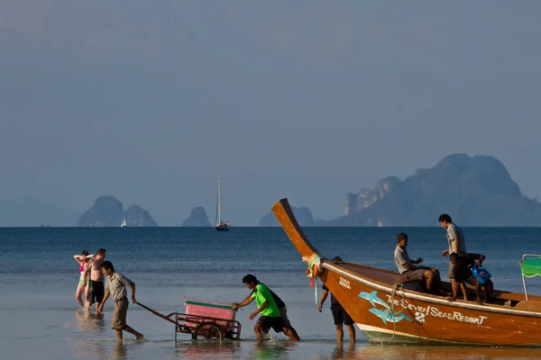 Beach Ththailand Summer Arrival Long Tail Boat — стоковое фото