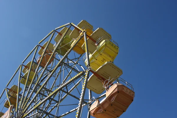 Lunapark eğlenceleri ile seyahat — Stok fotoğraf