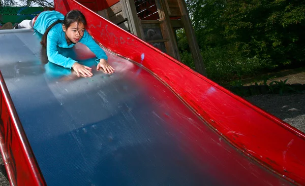 Criança no parque infantil — Fotografia de Stock