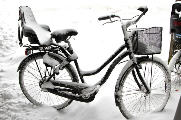 Invierno en un pueblo — Foto de Stock