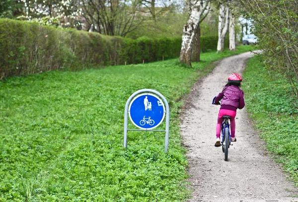 Family on a path in spring in Denmark — Stock Photo, Image