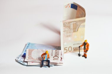 Euro banknot ile minyatür çalışanları