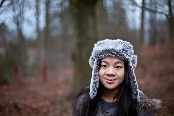 Menina bonito no inverno — Fotografia de Stock