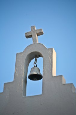 Gökyüzü arka plan üzerinde Haç Kilisesi