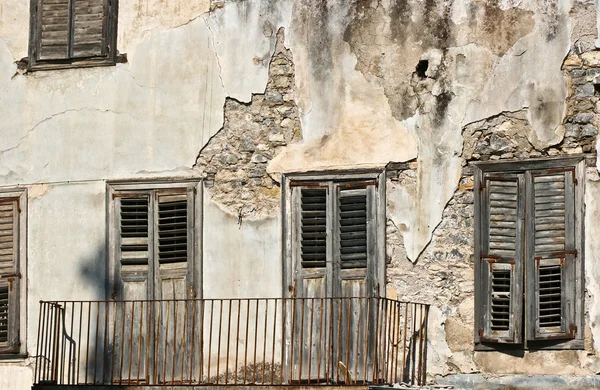 Παλιό σπίτι κατεστραμμένο — Φωτογραφία Αρχείου