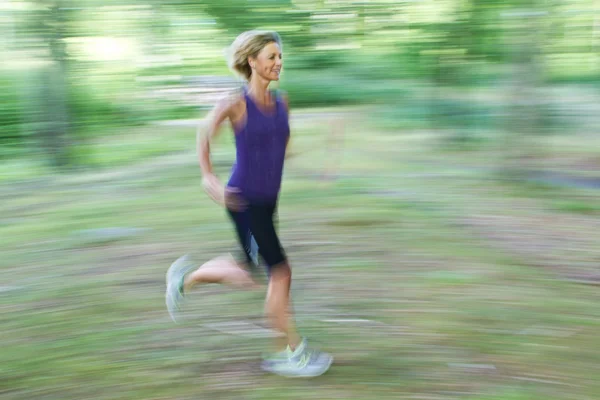 Vrouwen die sport bedrijven — Stockfoto