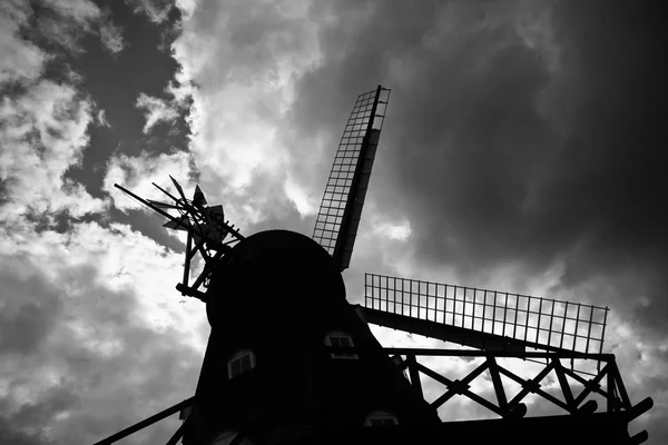 Gamla wind mill — Stockfoto