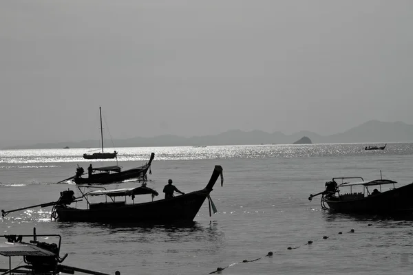 Long tail boats in Railay Beach — Stock Photo, Image