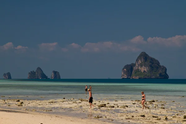 Vista sulla spiaggia in Thailandia — Foto Stock