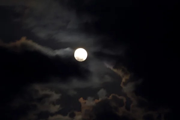 Nightfall på stranden i thailand — Stockfoto