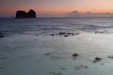 Sunset Beach deki Krabi Thailand